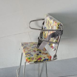GHẾ NGỒI XE CHO BÉ KHÔNG CÓ VÒNG