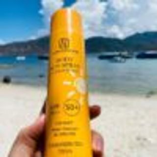 LAURA SUNSHINE BODY SUN SPRAY SPF50+ PA+++ – XỊT CHỐNG NẮNG TOÀN THÂN