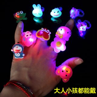 Đồ chơi nhẫn đeo tay trẻ em có đèn LED