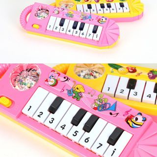 Đồ chơi đàn piano mini cho bé thỏa sức âm nhạc.