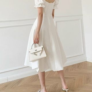 ĐẦM TRẮNG THUN VAI NÚT BỌC FORM DÀI