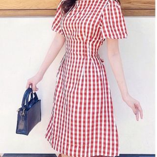ĐẦM VÁY CARO ĐỎ TO CỘT NƠ SAU