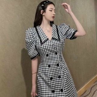 ĐẦM VÁY CARO ĐEN CỔ VEST