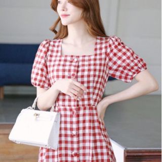 ĐẦM VÁY CARO ĐỎ NÚT BỌC