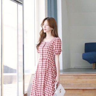 ĐẦM VÁY CARO ĐỎ NÚT BỌC
