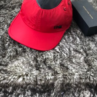 Nón kết dù nóc da