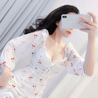 ĐẦM CHERRY DÂY RÚT TRẮNG