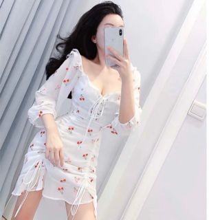 ĐẦM CHERRY DÂY RÚT TRẮNG
