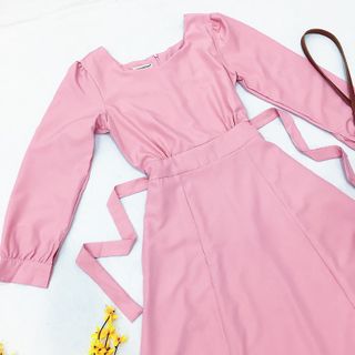 ĐẦM HỒNG CỔ V THẮT NƠ
