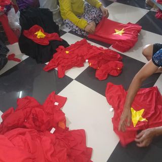 Tìm đại lý phân phối áo cờ đỏ sao vàng đủ size giá hấp dẫn