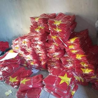 Tìm đại lý phân phối áo cờ đỏ sao vàng đủ size giá hấp dẫn