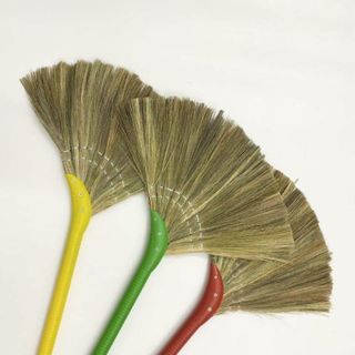 Chổi Quét Nhà Cán Nhựa Cầm Nhẹ Tay