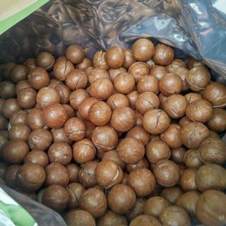 Hạt mắc ca Úc nứt vỏ size 23-25 mắc ca xá giá sỉ giá bán buôn