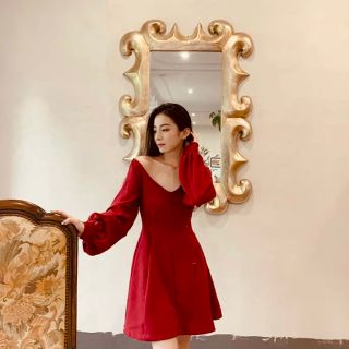 ĐẦM ĐỎ CỔ V TAY DÀI NÚT BỌC