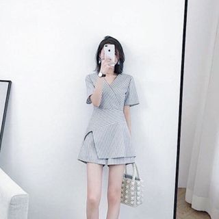 JUMPSUIT SỌC XÁM LỆCH TÀ