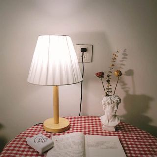 Đèn ngủ đế gỗ để bàn vàng ấm dịu mắt trang trí phòng
