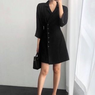 ĐẦM CỔ VEST TAY LỠ 2 MÀU