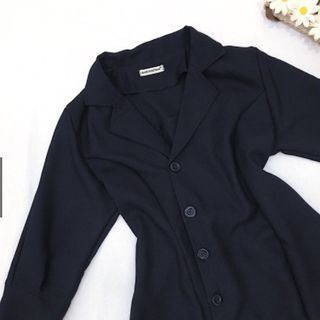 ĐẦM CỔ VEST TAY LỠ 2 MÀU