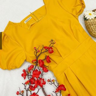 ĐẦM CỔ VUÔNG 2 MÀU CỘT EO
