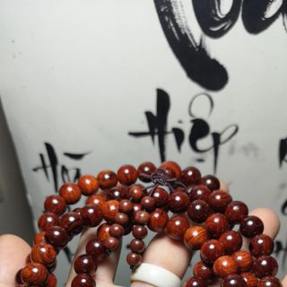 Tràng hạt đi chùa niệm phật