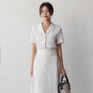 ĐẦM SƠ MI CỔ VEST TRẮNG LỆCH TÀ