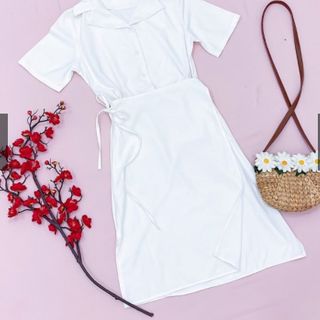 ĐẦM SƠ MI CỔ VEST TRẮNG LỆCH TÀ