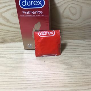 Bao cao su Durex Fetherlite hộp 12 chiếc