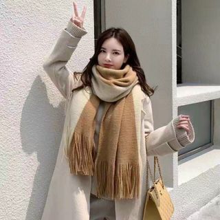 khen len choàng cổ phồi 2 màu