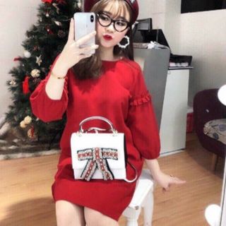 ĐẦM ĐỎ TAY BÍ