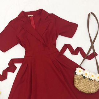 ĐẦM ĐỎ CỔ VEST THẮT EO