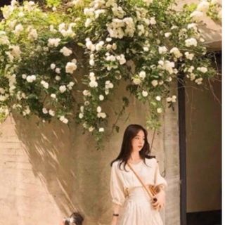 ĐẦM KEM ĐEN ĐAN DÂY TAY LỠ