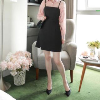 SET VÁY ĐEN ÁO SƠ MI HỒNG