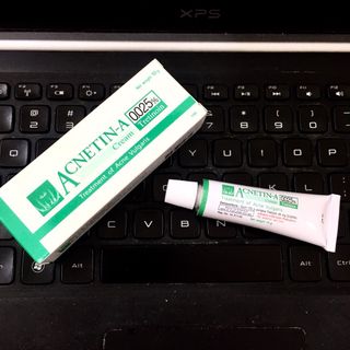 Acnetin 0.025 % kem bôi mụn 10g