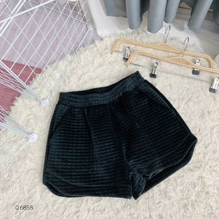 Quần short da lộn nhung mịn đẹp xĩu , lưng thun co giãn