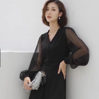 ĐẦM TRẮNG ĐEN TAY VOAN