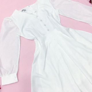 ĐẦM TRẮNG ĐEN TAY VOAN