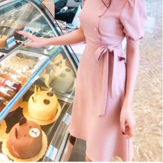 ĐẦM HỒNG CỔ U NÚT BỌC