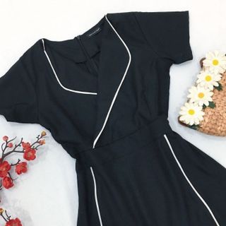 ĐẦM VÁY SƠ MI ĐEN VIỀN TRẮNG