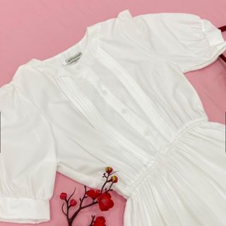 ĐẦM TRẮNG ĐI TIỆC CỔ TRỤ VIỀN XẾP LI