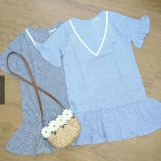 ĐẦM CARO CỔ V HAI MÀU