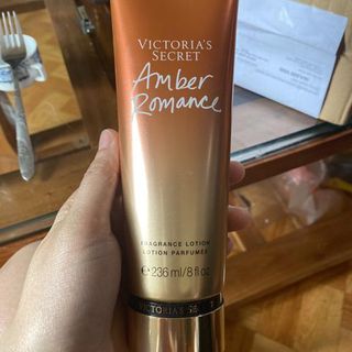 Dưỡng Thể Victoria’s Secret Amber 236ml