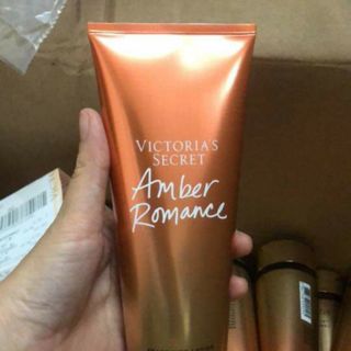 Dưỡng Thể Victoria’s Secret Amber 236ml