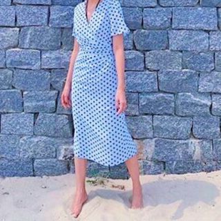 ĐẦM BLUE BI ĐEN CỔ V