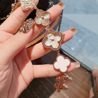 ĐỒNG HỒ LẮC VAN CLEEF XINH