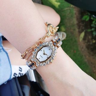 ĐỒNG HỒ THỜI TRANG NỮ ĐÁ MÀU XINH XINH