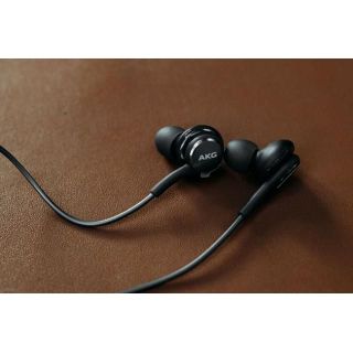 Tai nghe AKG