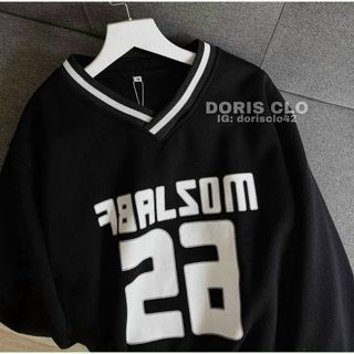 Áo sweater tay phồng in trẻ trung, năng động