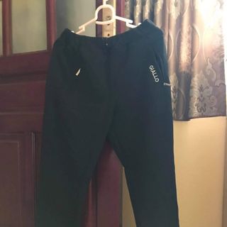 Quần nỉ thể thao