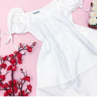 ĐẦM TRẮNG XÒE CỔ V