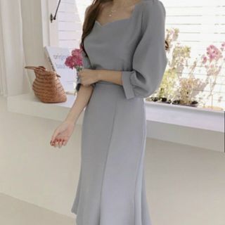 ĐẦM CỔ V THẮT NƠ 2 MÀU
